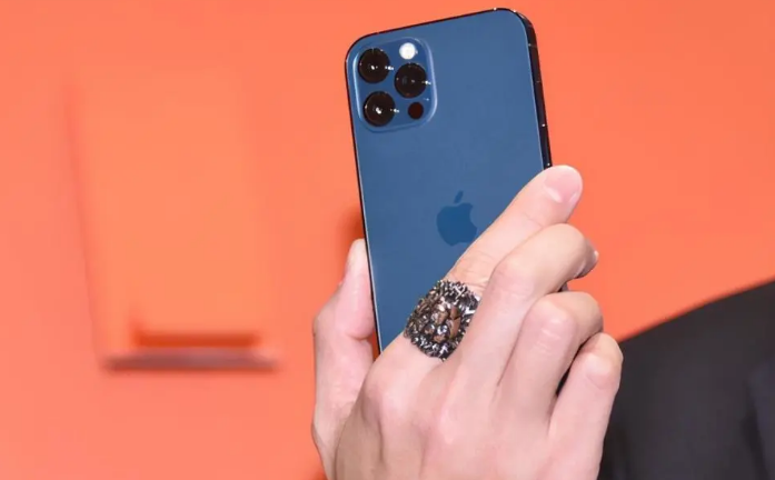 兰坪苹果手机维修分享iPhone12系列重启方法教程 